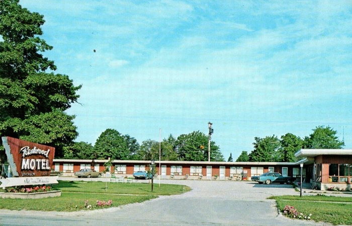 North Country American Inn (Redwood Motel) - Vintage Postcard